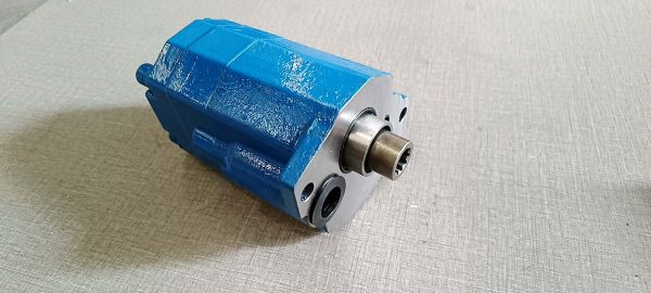 hyundai xkah 00855 gear pump assembly for r55 7 and compatible excavators