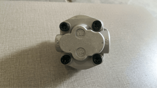 kp1009clfss hydraulic pilot gear pump 9cc/rev displacement for kobelco sk200 sk120 3 excavators