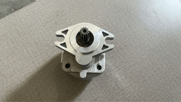 kp1009clfss hydraulic pilot gear pump 9cc/rev displacement for kobelco sk200 sk120 3 excavators