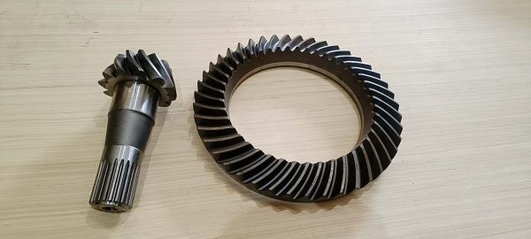 komatsu 23b 22 21100 bevel gear assembly