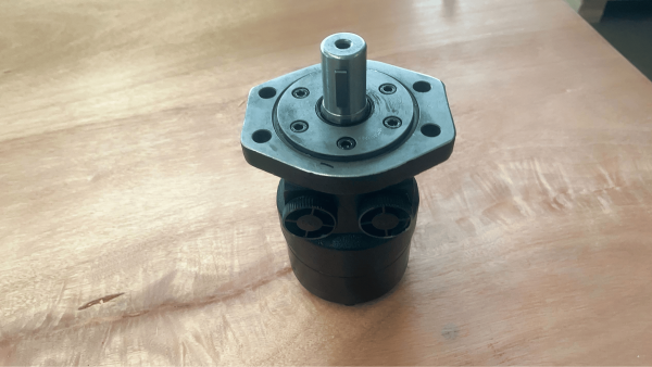 komatsu 23b 62 11100 hydraulic motor assembly
