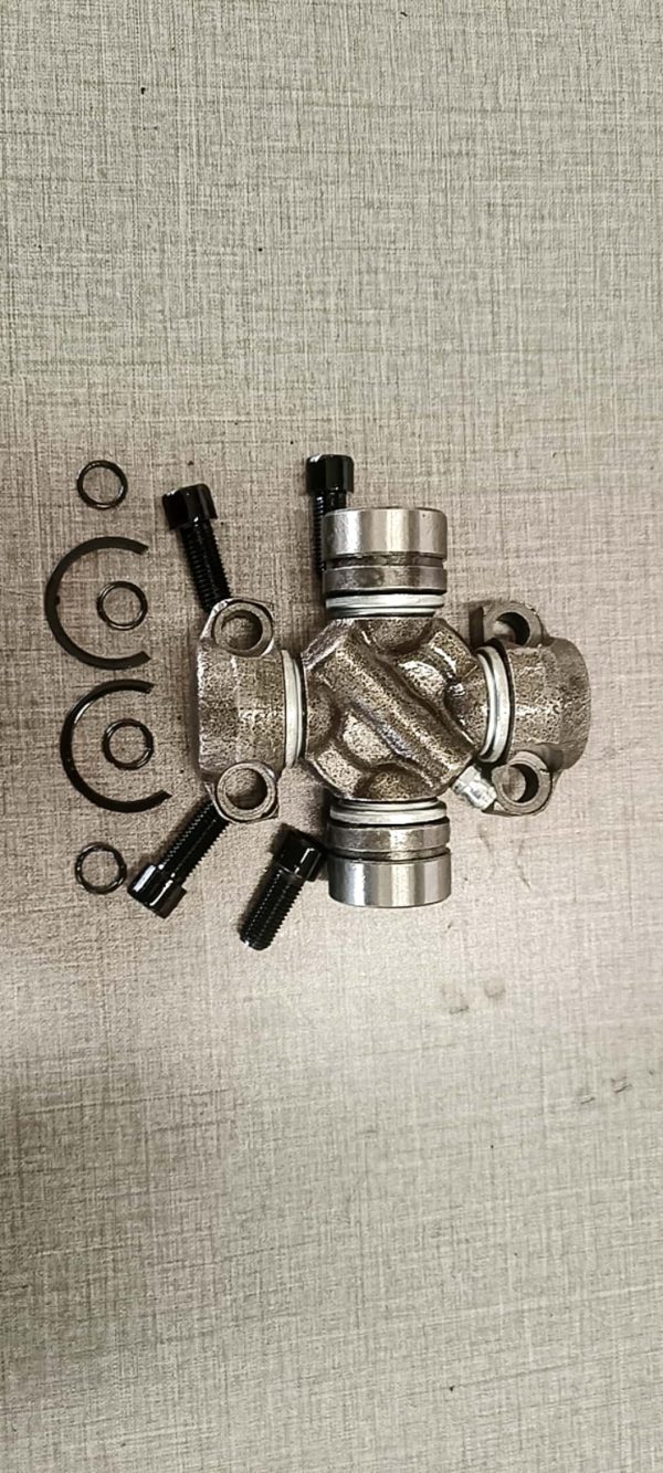 komatsu cross pin assembly genuine part 103 12 24100 for d20/d21 bulldozers