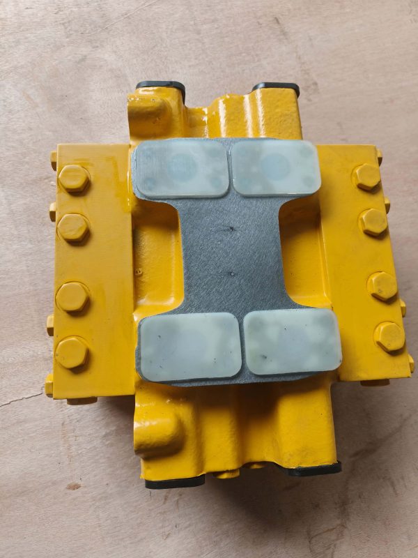 komatsu genuine valve assembly 709 62 12101 (ripper control valve)
