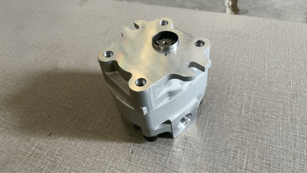 komatsu hydraulic gear pilot pump part no. 705 41 01620