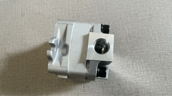 komatsu hydraulic gear pilot pump part no. 705 41 01620