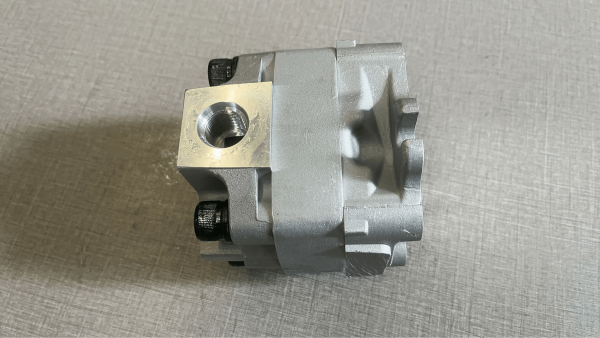komatsu hydraulic gear pilot pump part no. 705 41 01620