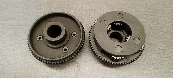 komatsu transmission carrier assembly 113 15 42311 for d31e bulldozers and crawler loaders
