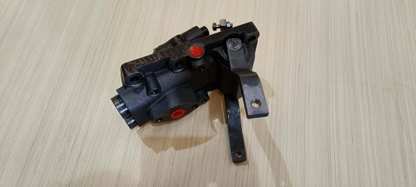 steering valve assembly for komatsu bulldozers part no. 144 40 00100